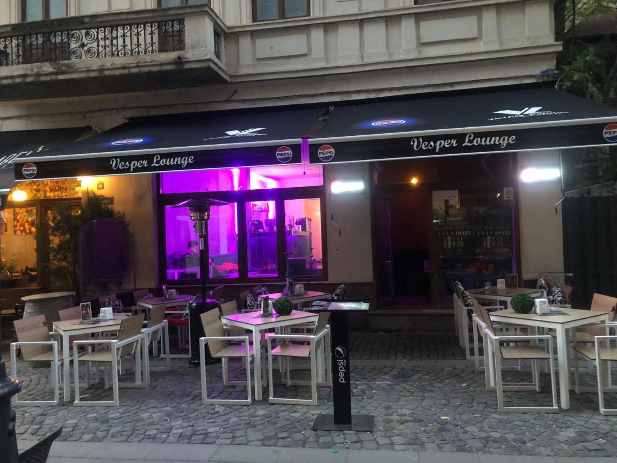Old Town Bar Apartments On Street Tonitza Bucharest Exterior photo