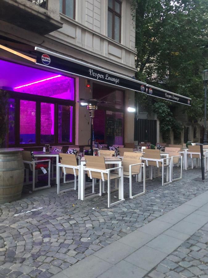 Old Town Bar Apartments On Street Tonitza Bucharest Exterior photo